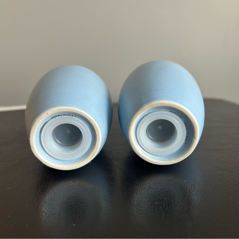Noritake Colorwave Sky Blue Round Stoneware Salt & Pepper Shakers - Picture 4 of 8